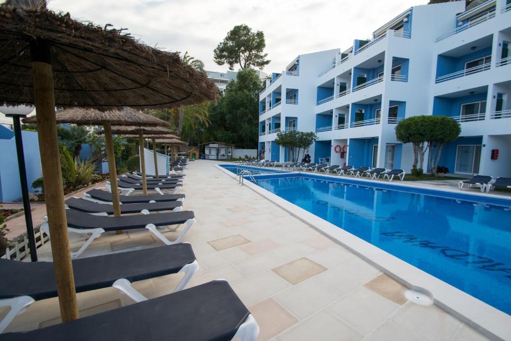 Apartment Hotel Cala Galdana